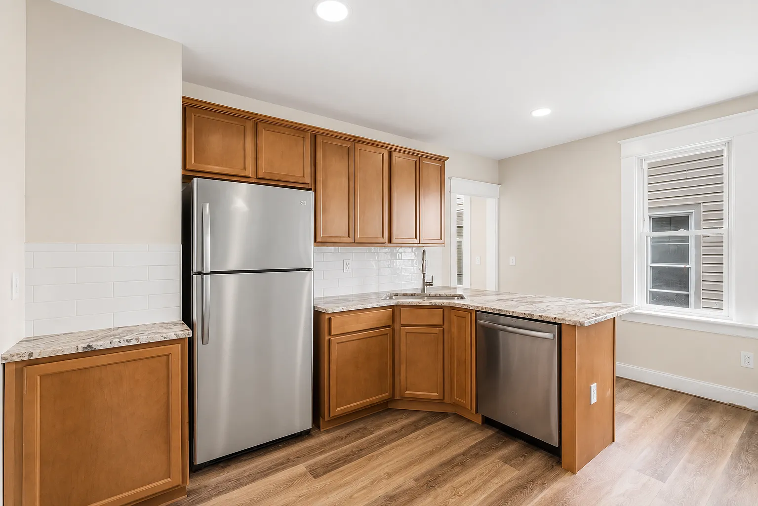 2 bed, 1350 sqft, $1,350 — Photo 3