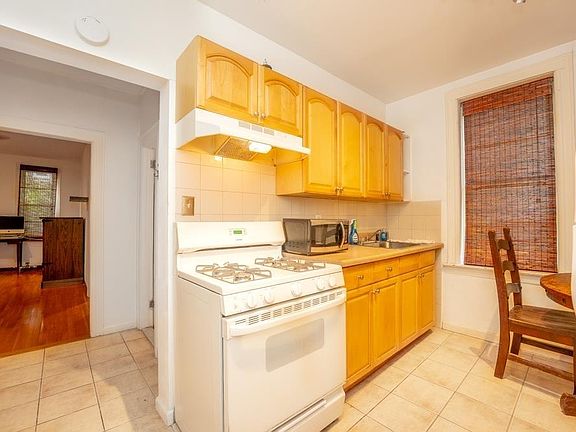 5th image of 240 Clendenny Ave APT 2