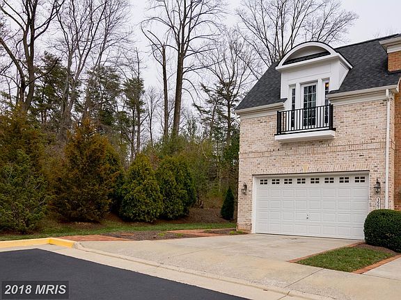2nd image of 3991 Topsham Sq