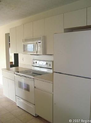3rd image of 5836 NW Begonia Ave