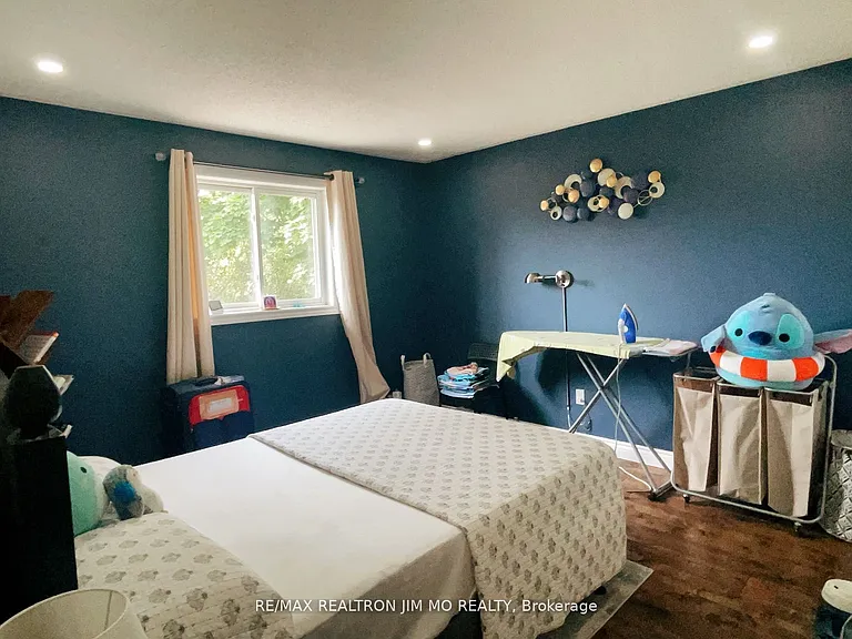 60 Silverbirch Pl — Photo 19