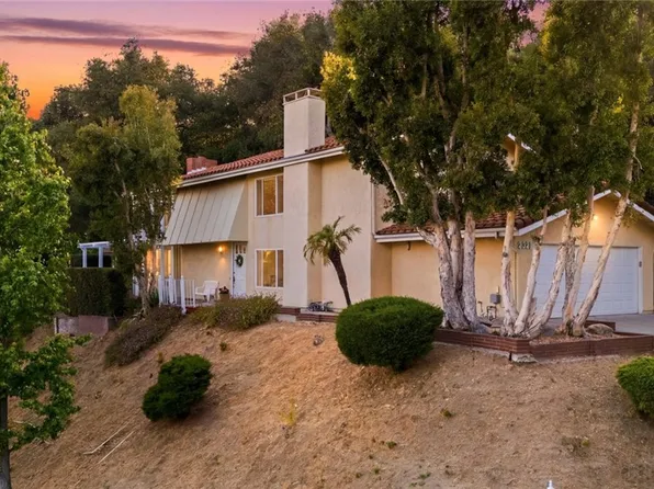 2321 Via Saldivar St, Glendale, CA 91208