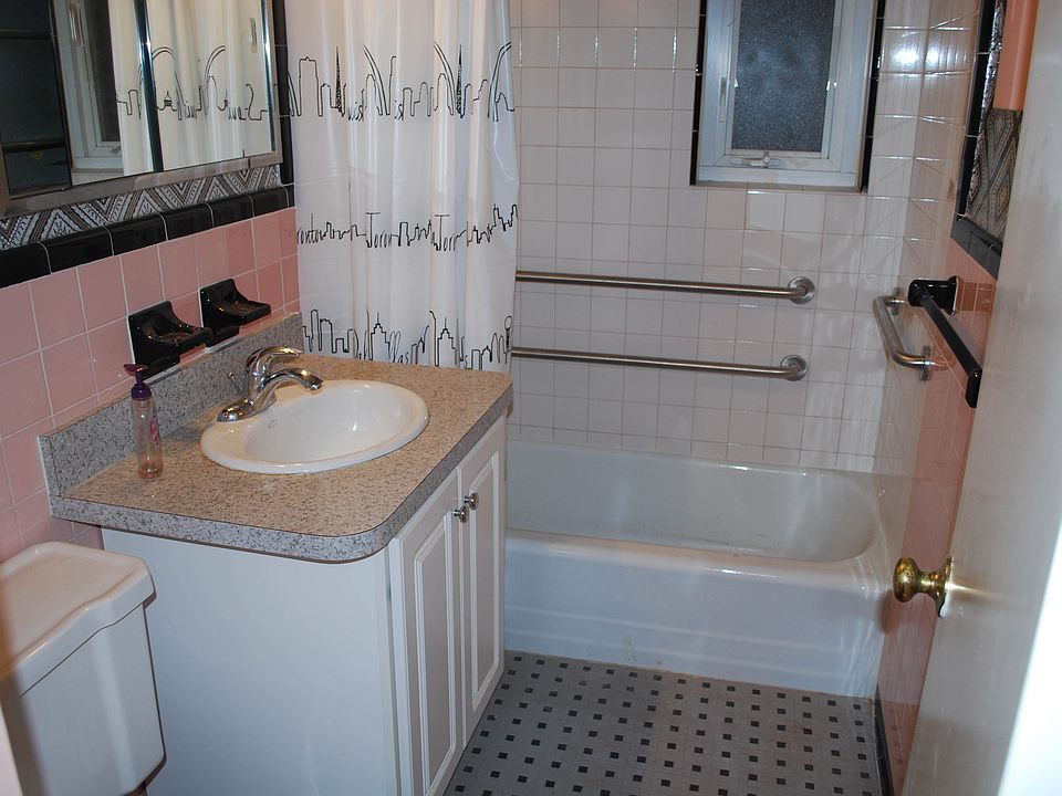 1st image of 20957 18th Ave