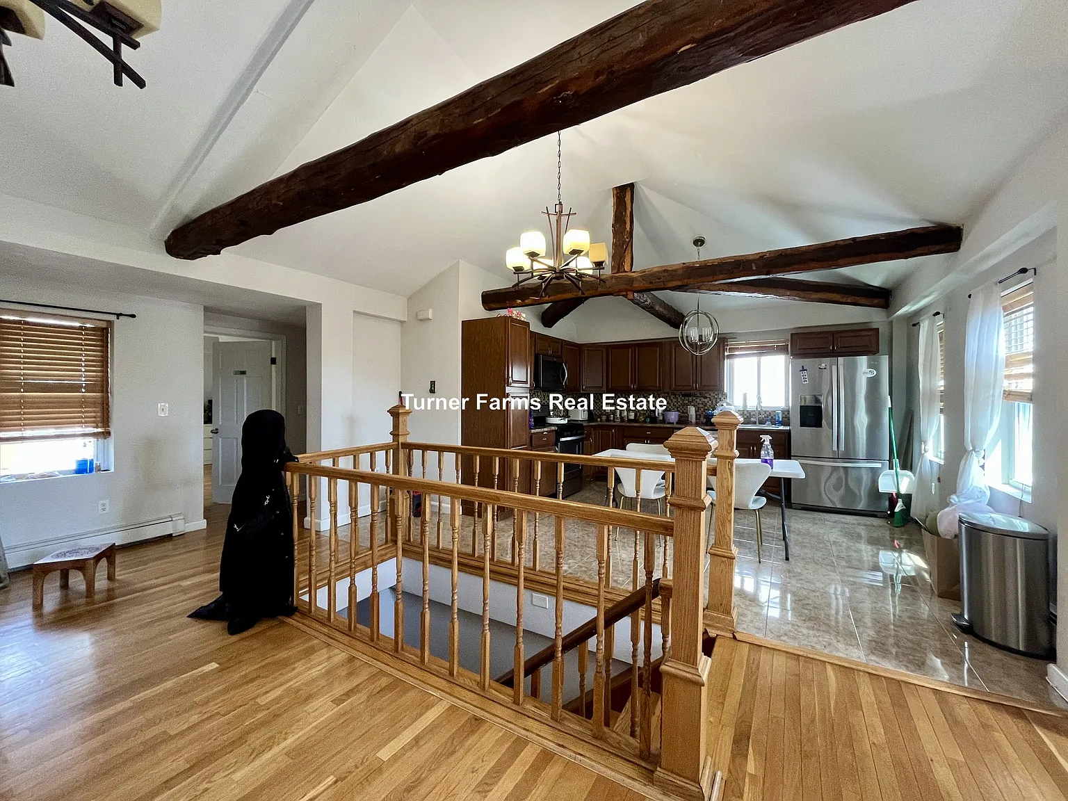 4 bed, 9999 sqft, $4,000 — Photo 2