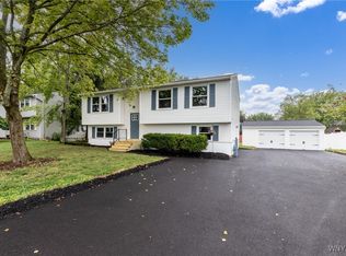 130 Tracey Ln, Grand Island, NY 14072