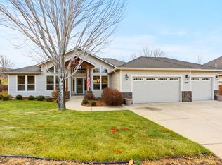 2449 SW 43rd St, Redmond, OR 97756