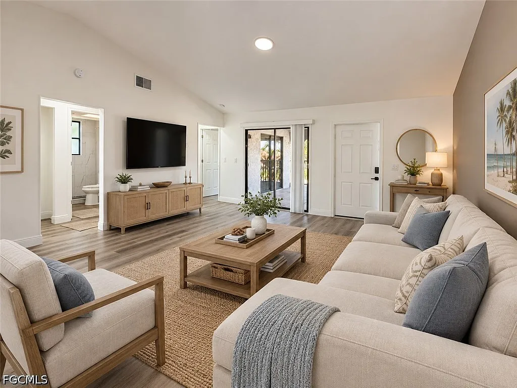 2 bed, 2.0 bath, 948 sqft, $1,450 — Photo 3