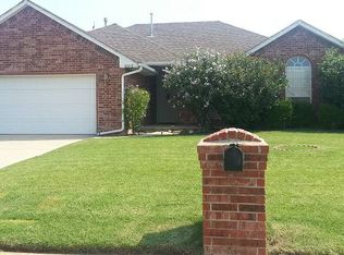 10212 Aberdeen Dr, Yukon, OK 73099