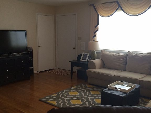 3rd image of 5867 Seiler Dr