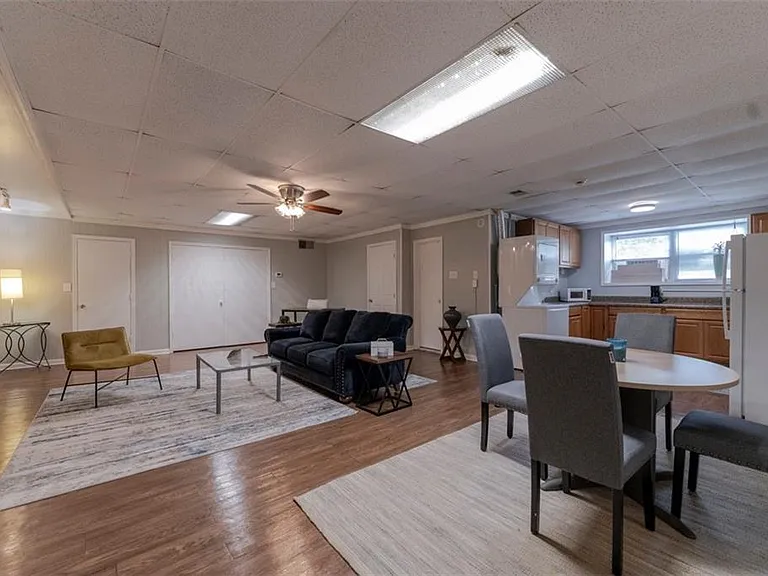 2560 Piney Wood Ln #3 — Photo 8