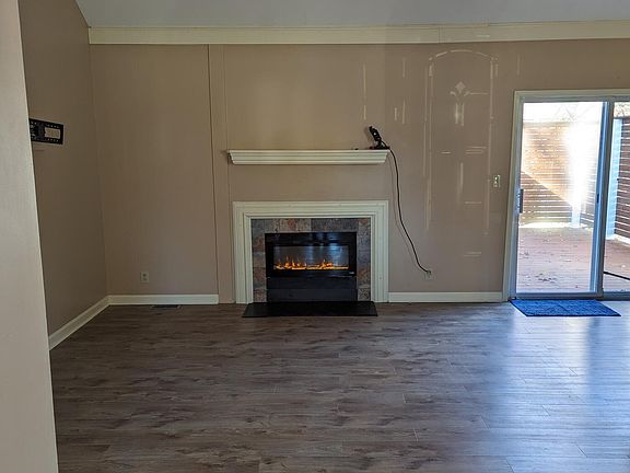 5th image of 7605 New La Grange Rd