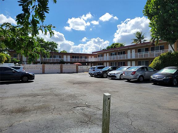 2nd image of 2838 Madison St APT 25