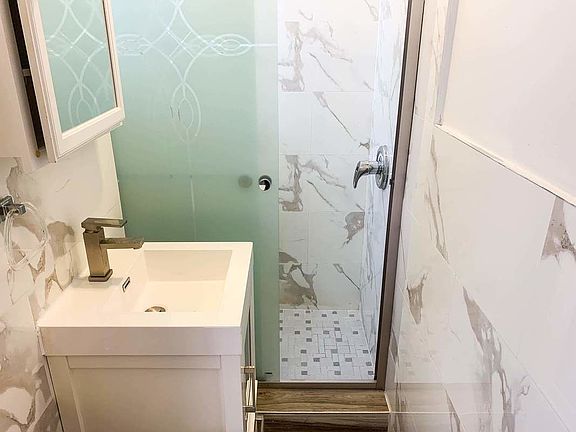 5th image of 4718 45th St APT 1F
