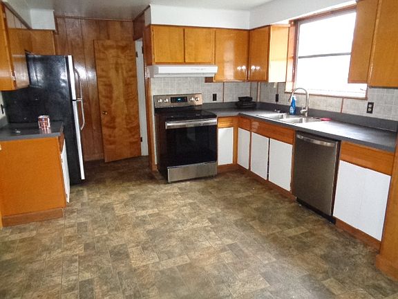 2nd image of 454 Glenmont Ave