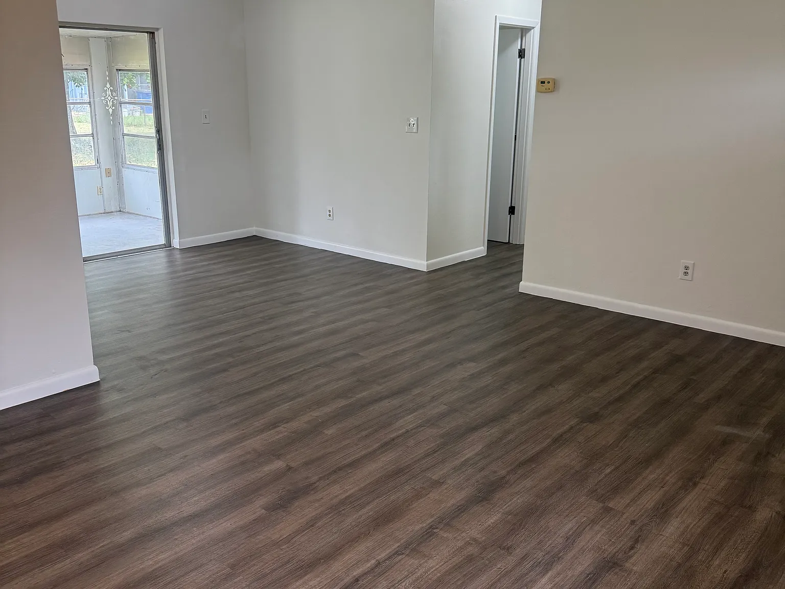 2 bed, 920 sqft, $1,300 — Photo 3