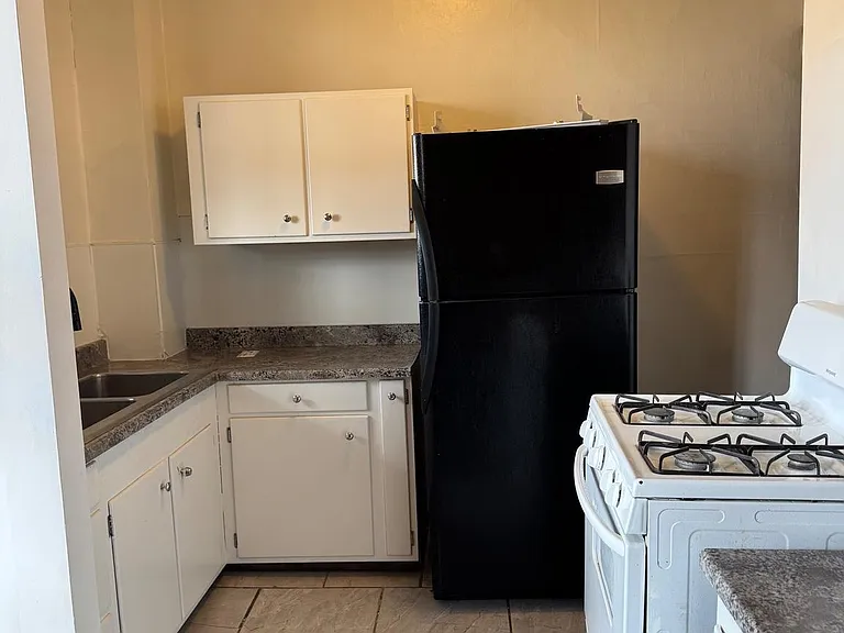 219 S Union St #2 — Photo 2