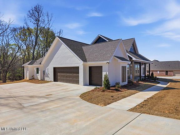 5th image of 933 Mullican Rd