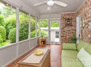 585 Greenway Dr, Statesville, NC 28677