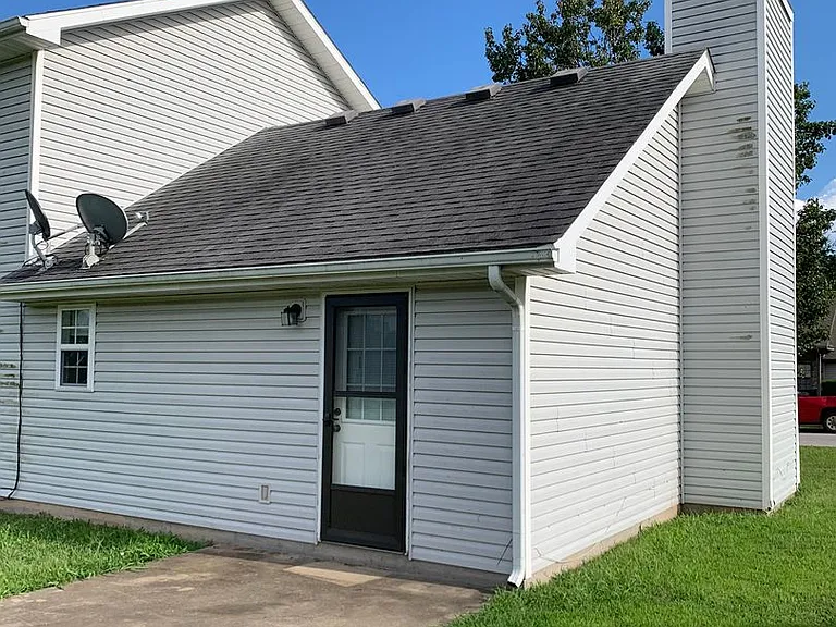 2027 Marigold — Photo 11
