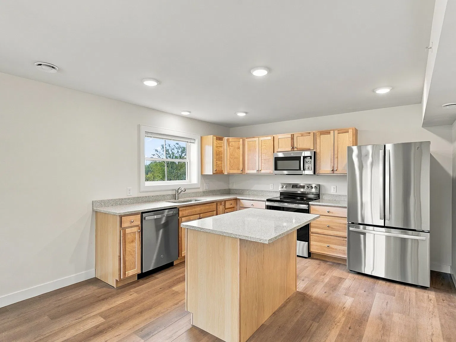 2 bed, 689 sqft, $1,850 — Photo 2