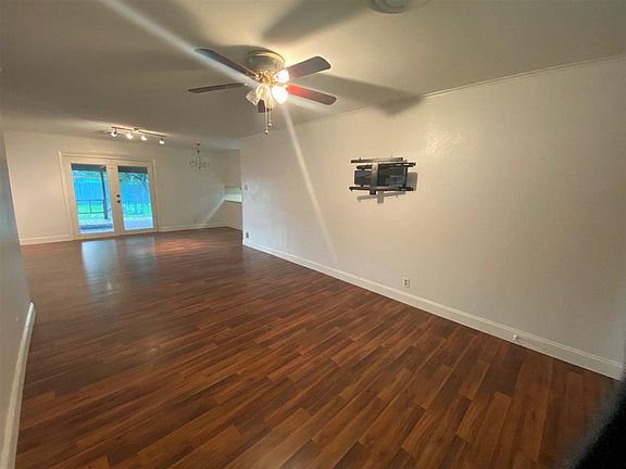 4th image of 207 N 32nd St