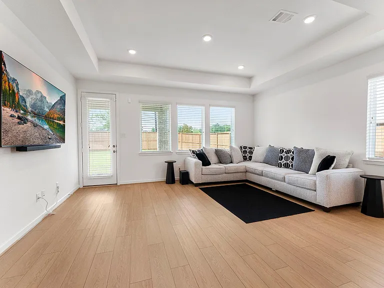 1210 Sugar Dr — Photo 15