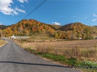 5 Flint Loop, Clyde, NC 28721