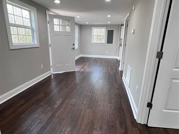 5th image of 1144 Jackson Rd