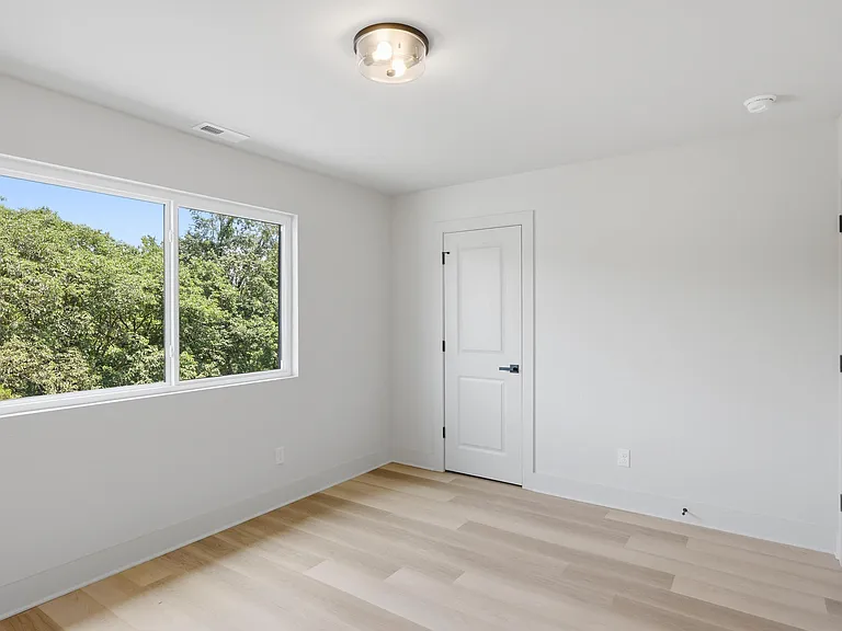 104 Norman Ln #100 — Photo 22