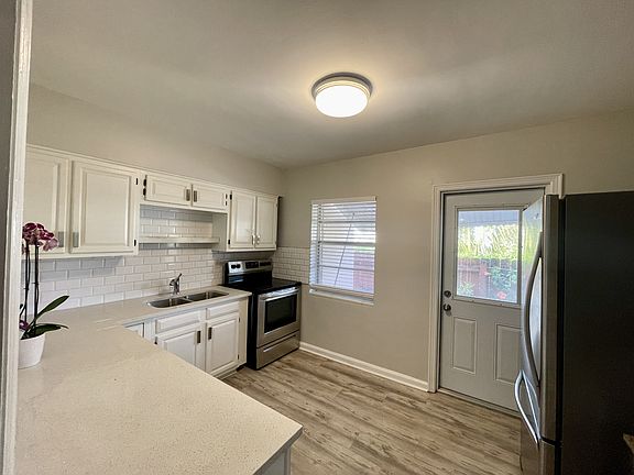 2nd image of 231 S Palmway #8