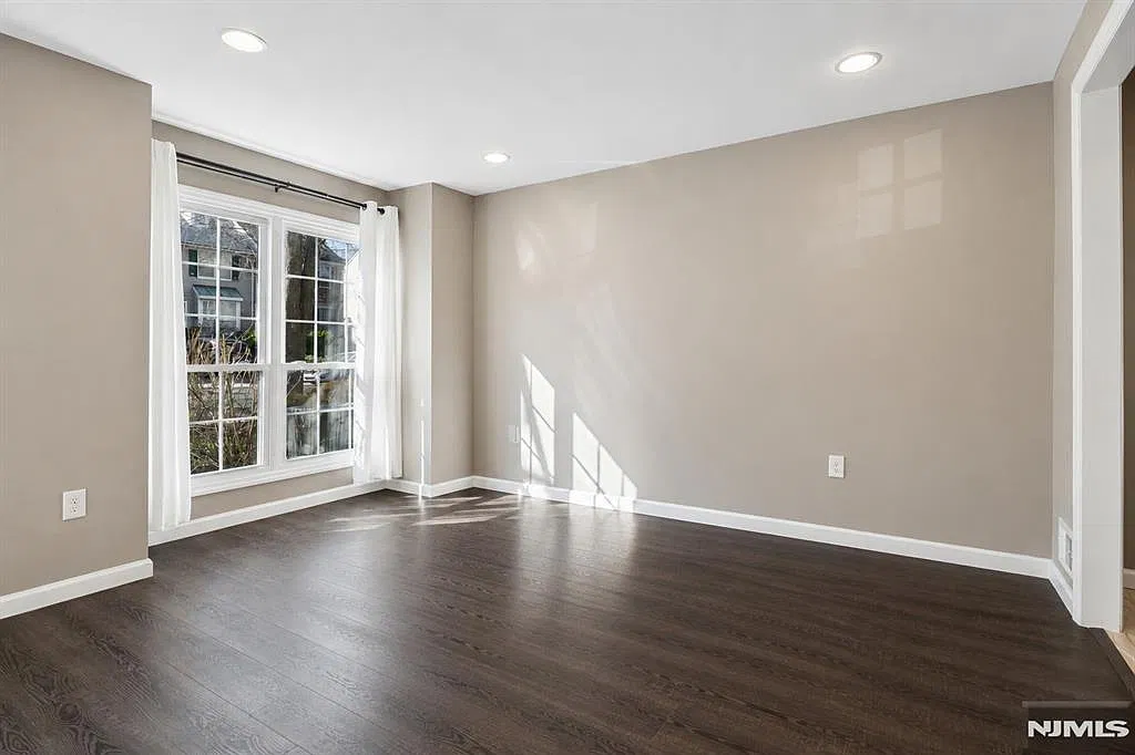2 bed, 2.5 bath, $3,000 — Photo 4