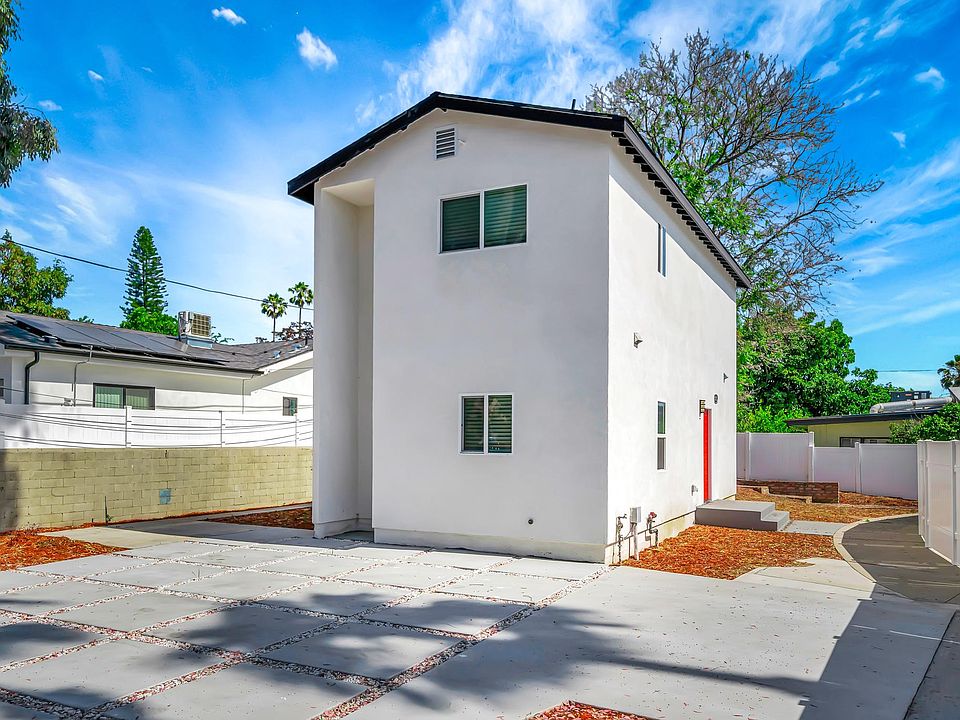 1st image of 7956 Amestoy Ave