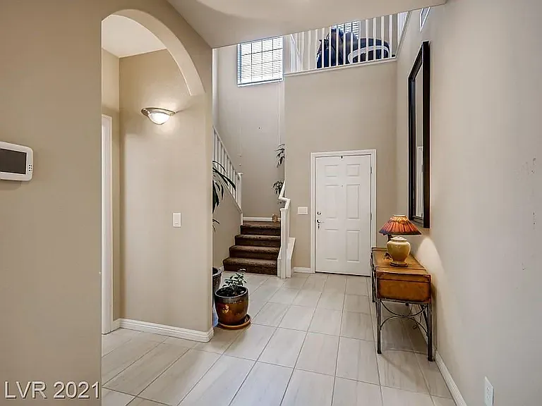 Building Photo - 9132 Mastodon Ave