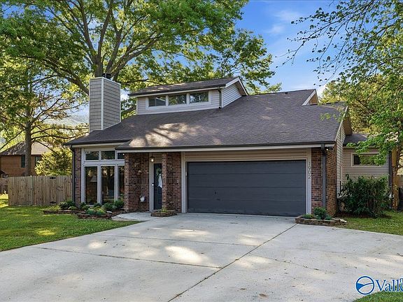 5th image of 1902 Helmsdale Cir SE