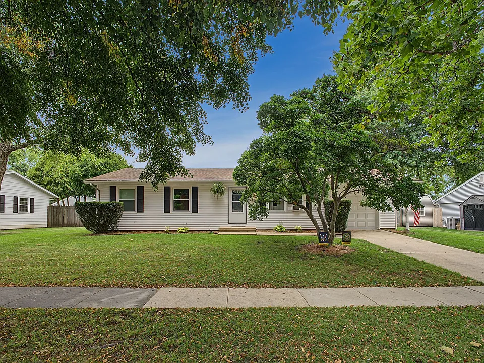2412 Southwood Dr