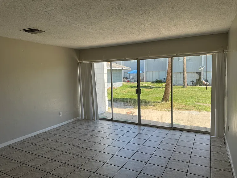 Cocoa Hilltop Apartments — Photo 21