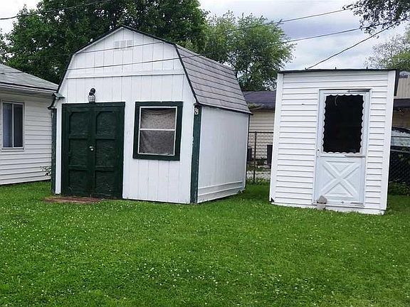 STORAGE SHEDS