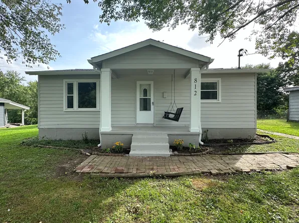 812 Upper Ferry Rd, Carthage, TN 37030