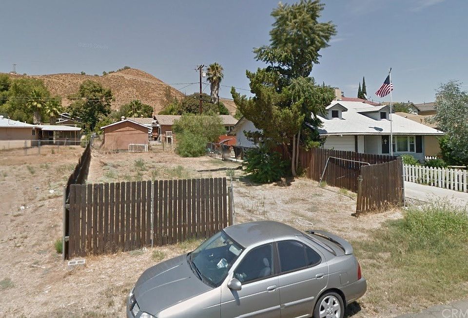 1st image of 759 Lake St