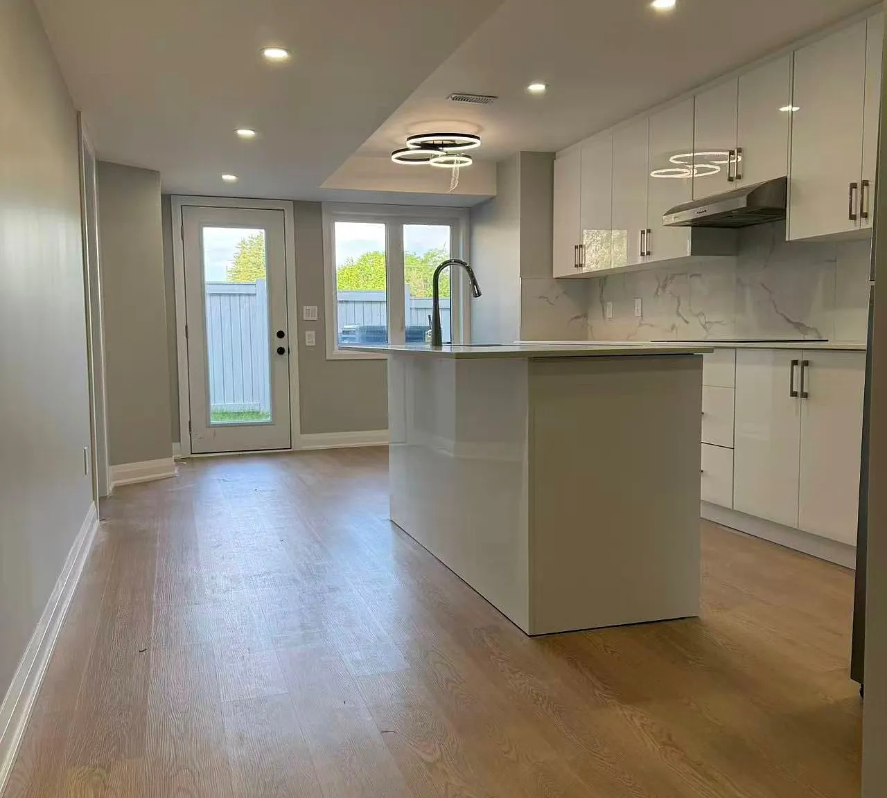 2 bed, $2,350 — Photo 2