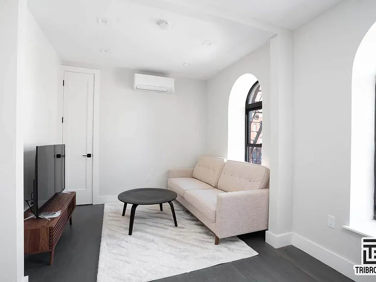2032 2nd Ave #2C — Photo 5