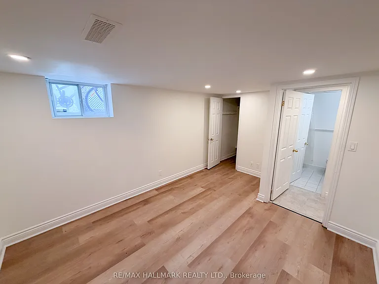 338 Demaine Cres — Photo 10