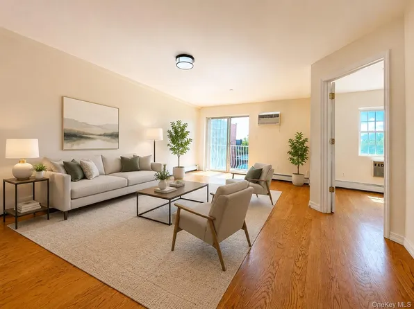 4911 108th St APT 4A, Flushing, NY 11368