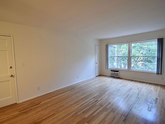 2nd image of 11645 Moorpark St APT 5