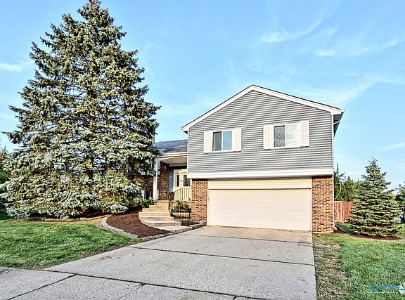 2nd image of 1201 Dogwood Ln
