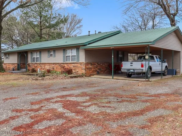 406 Poplar St, Wister, OK 74966
