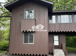 1514 N Timber Rdg, Minneapolis, MN 55432