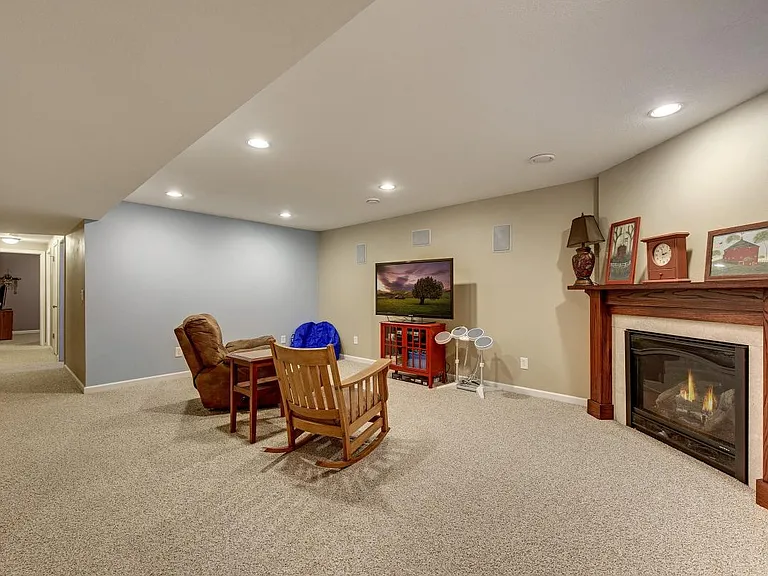 1187 Blackhawk Dr SW — Photo 33