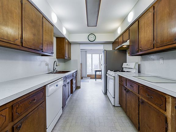 4th image of 441 S Lombard Ave