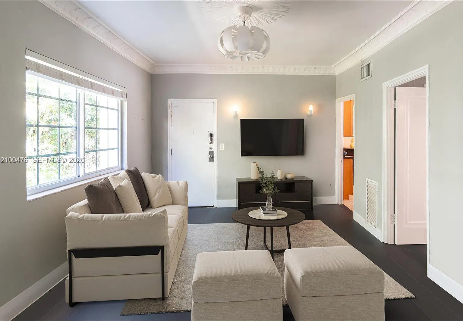 Flamingo Wave Condo — Photo 3
